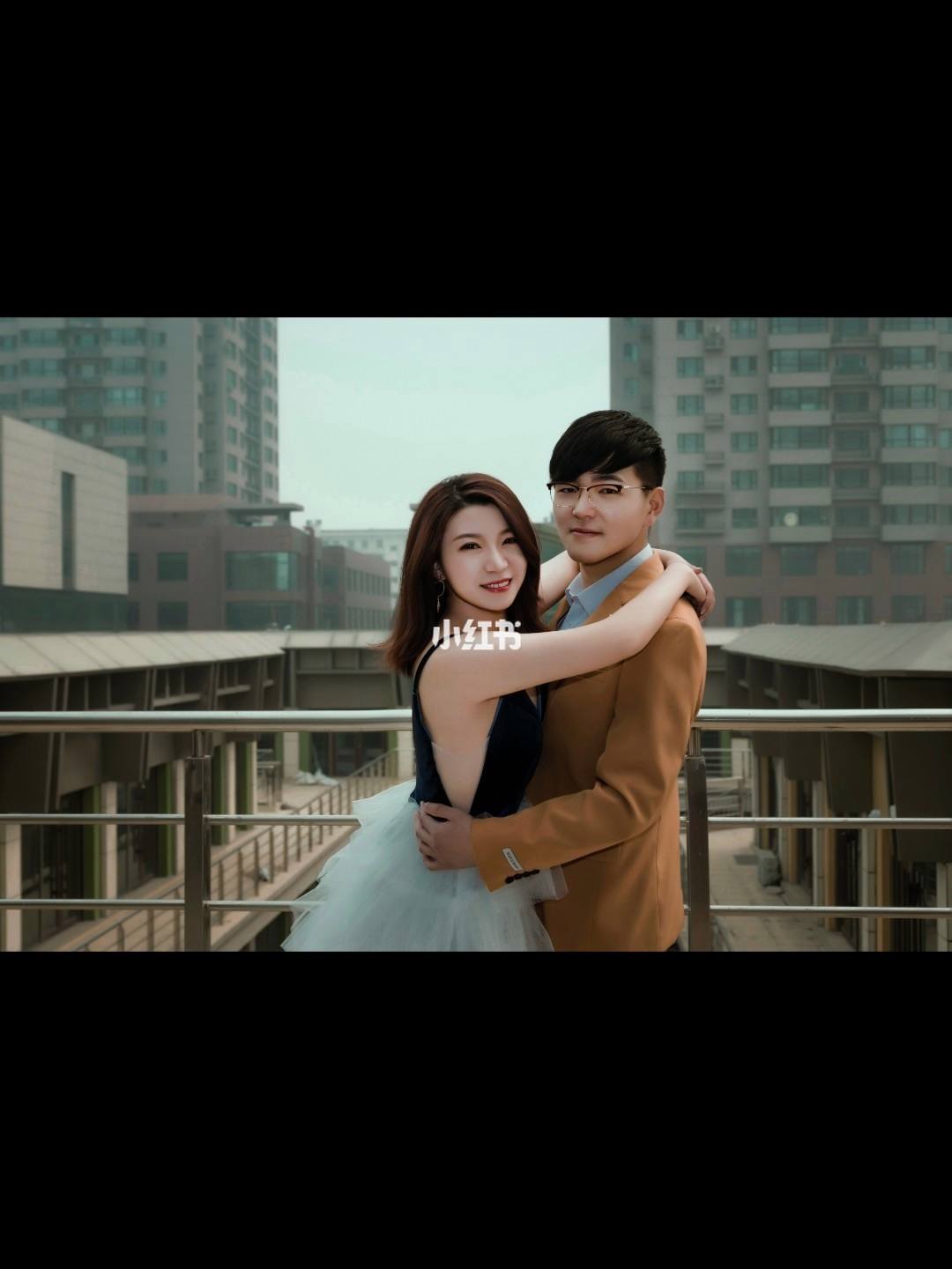 达人分享！宋晓波结婚照“星星点点”