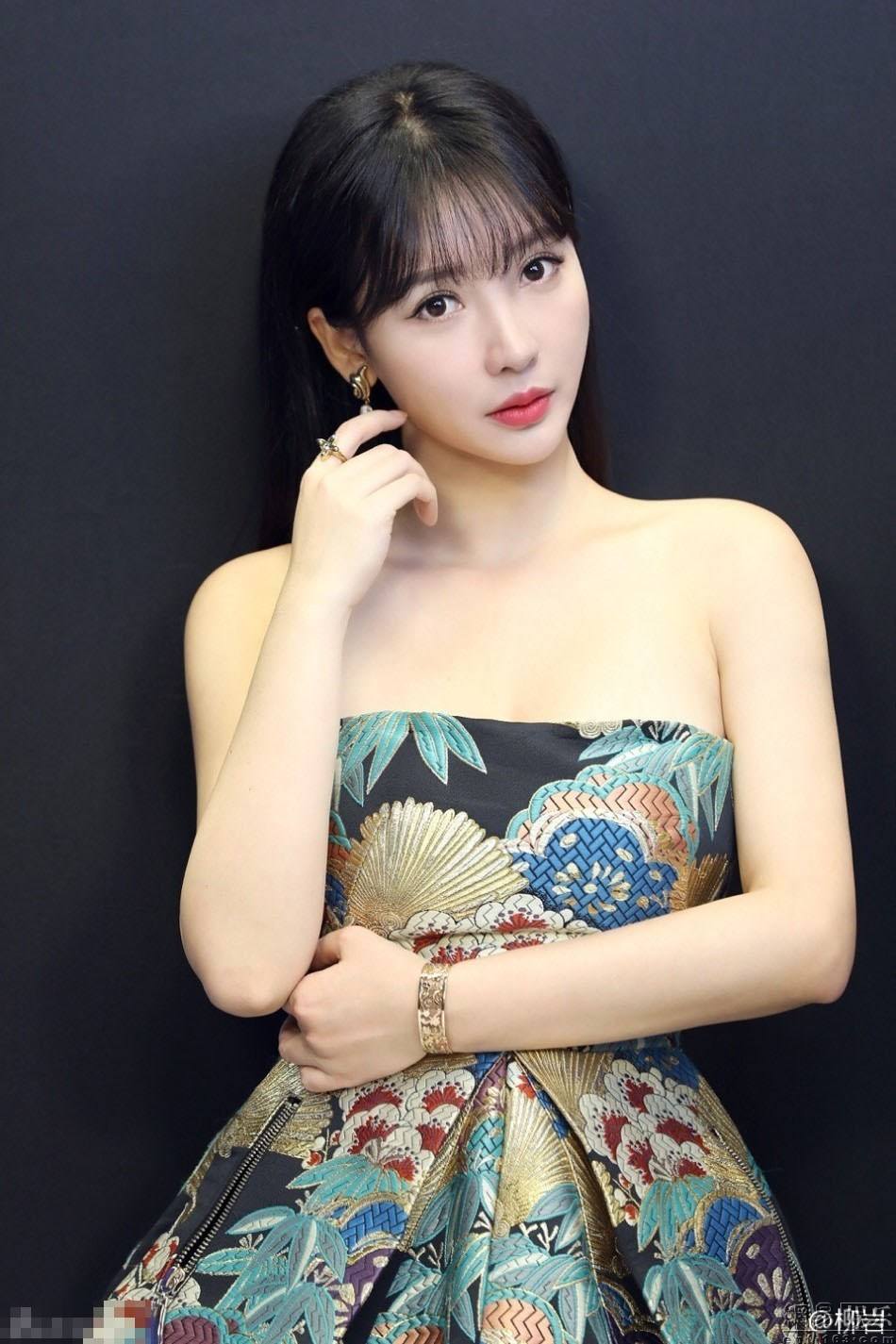 达人分享！柳岩没整容前的照片“雁过留声”