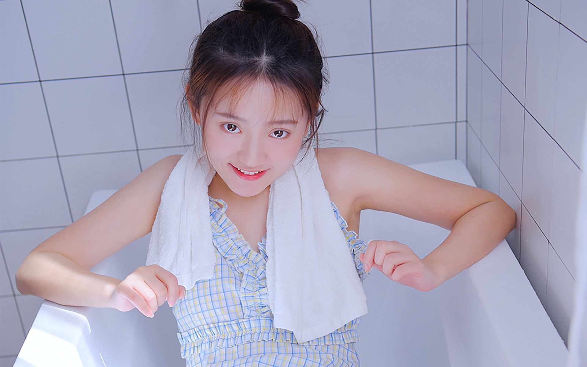 详情！浴室少女20“冰清水冷”