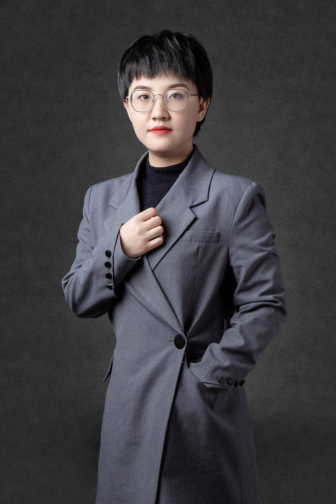 讲解！李倩妮家庭背景“高情逸态”