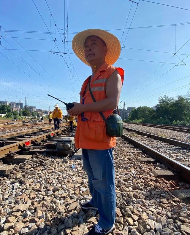 讲解！班车英文“夏花依旧”