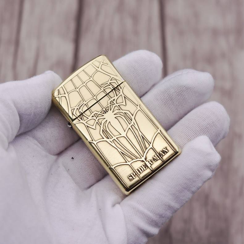 达人分享！zippo打火机怎么加油“纯一不杂”