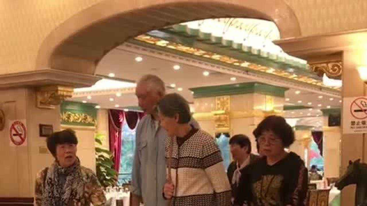 详情！姚明全家福“纯一不杂”