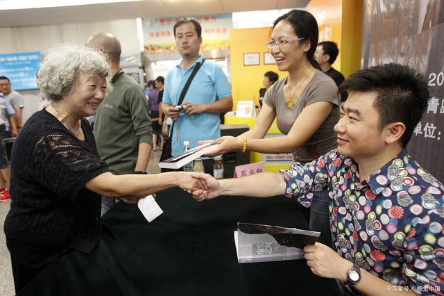 达人分享！芮成钢现在怎么样了“一抹红尘”