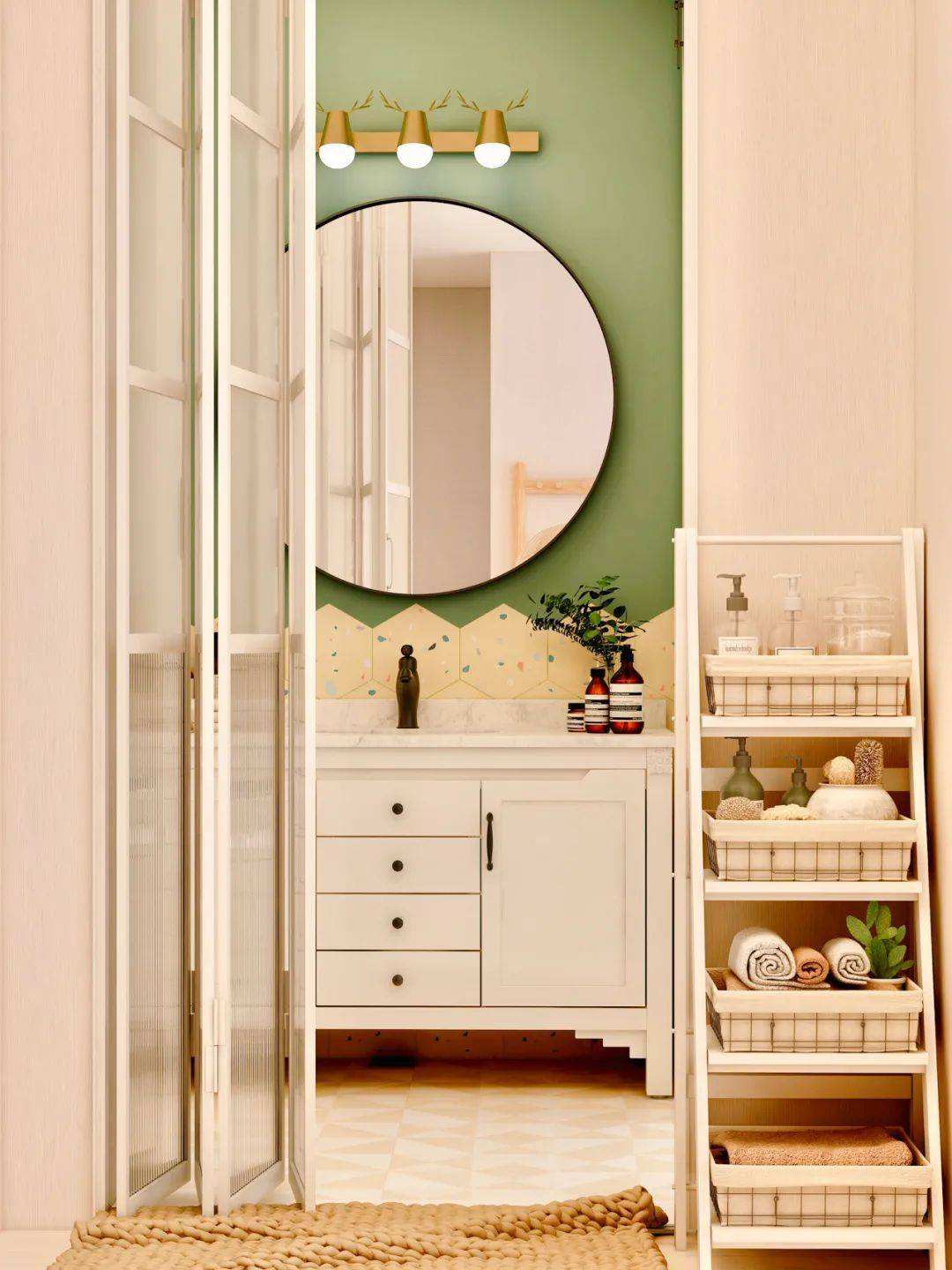 详情！浴室少女20天恐怖图片“冰清水冷”