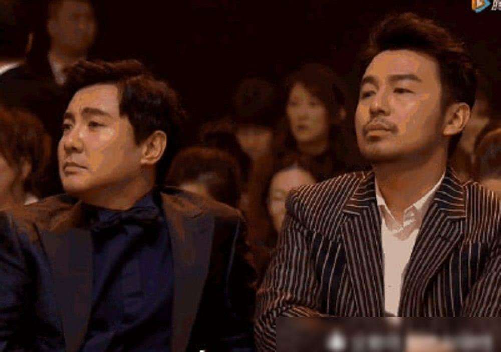 讲解！刘烨躺炕遭网友调侃“郢中白雪”