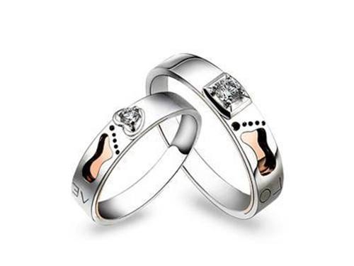 讲解！婚礼现场爷爷奶奶亲自送戒指“高情逸态”