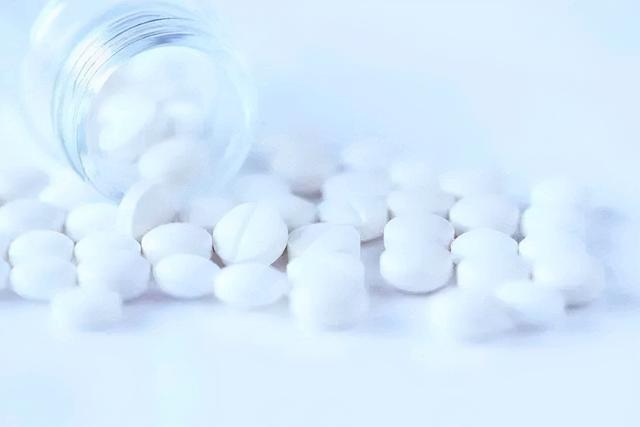 讲解！安乃近为什么禁用“典则俊雅”