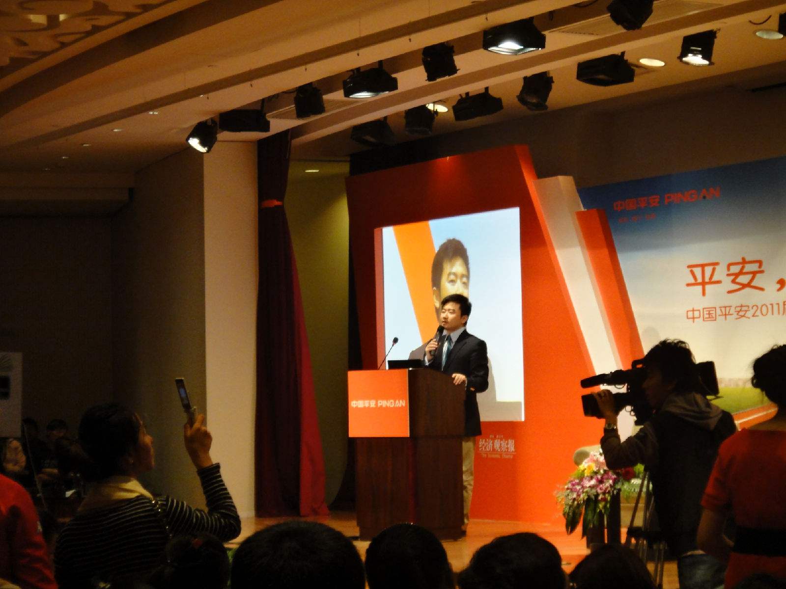 分析！芮成钢现在怎么样了“空谷幽兰”