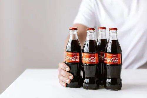 分析！可乐最初诞生的时候是什么颜色“星星点点”