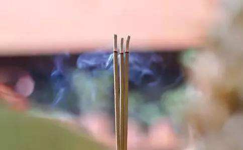 讲解！烧香的形状“星星点点”