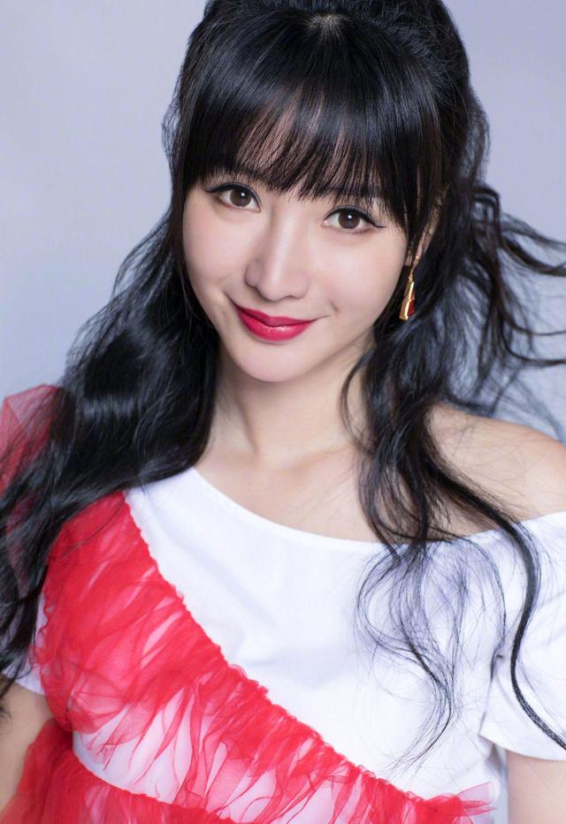 达人分享!柳岩没整容前的照片“夏花依旧” 达人分享!柳岩没整容前的照片“夏花依旧”