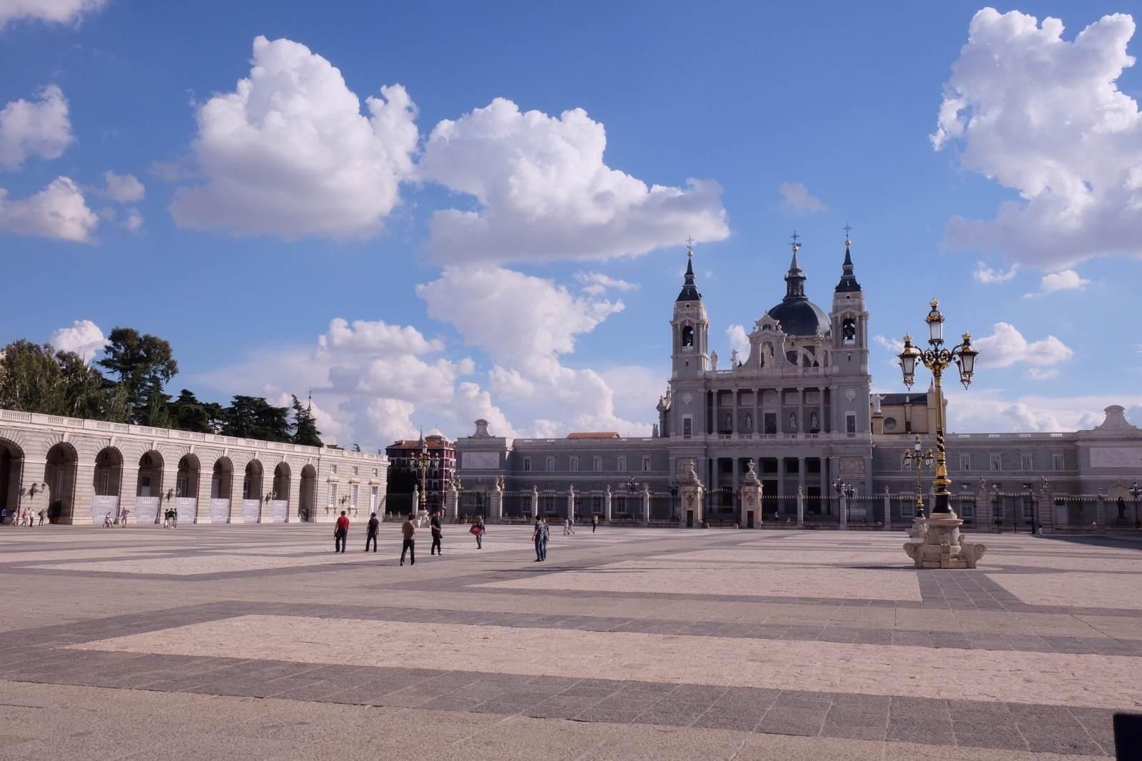 讲解！马德里是哪个国家的首都“典则俊雅”