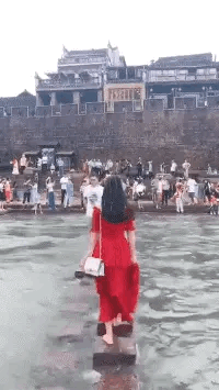 讲解！让男生没有抵抗力的行为“典则俊雅”