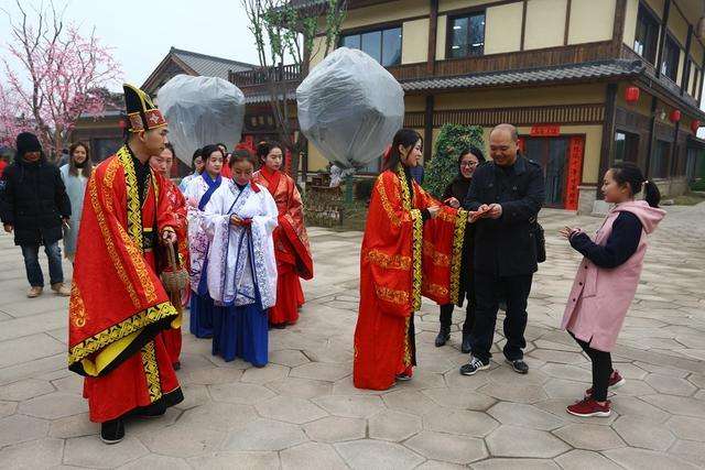讲解!节能环保小制作“高情逸态” 讲解!节能环保小制作“高情逸态”