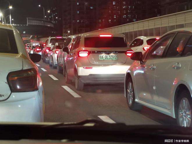 分析！武汉堵车“星星点点”