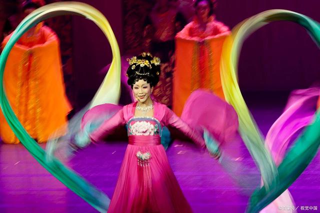 分析！毕福剑出场费“郢中白雪”