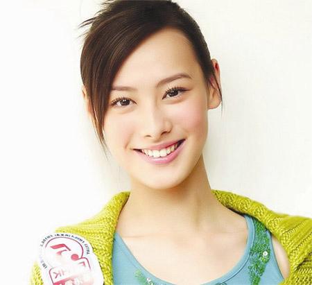 讲解！梁洛施面相“空谷幽兰”