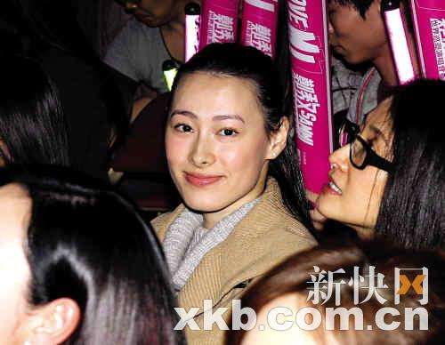 讲解！梁洛施面相“空谷幽兰”