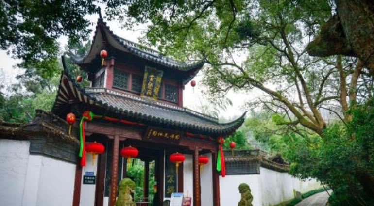 分析！杭州黄龙洞导游词“纯一不杂”