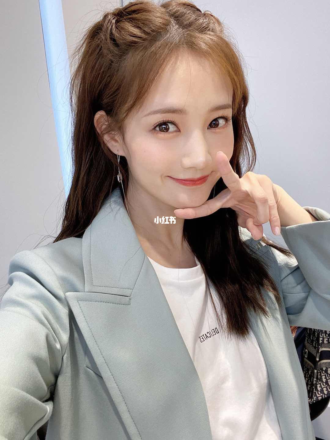 讲解！哥屋恩什么意思“一抹红尘”