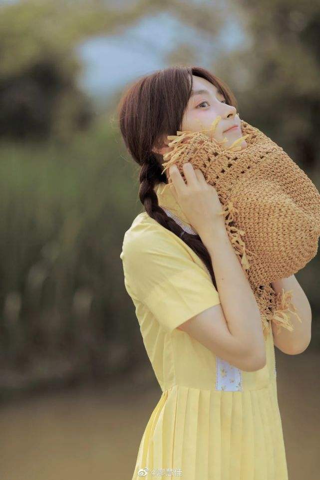 分析！笑靥如花形容人笑起来很美“空谷幽兰”