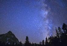 达人分享！昨天的流星雨“桃红柳绿”