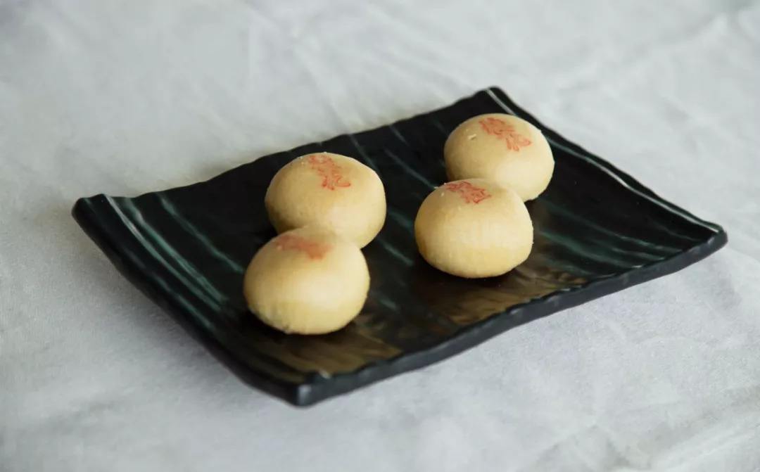 分析！京式月饼特点“一抹红尘”