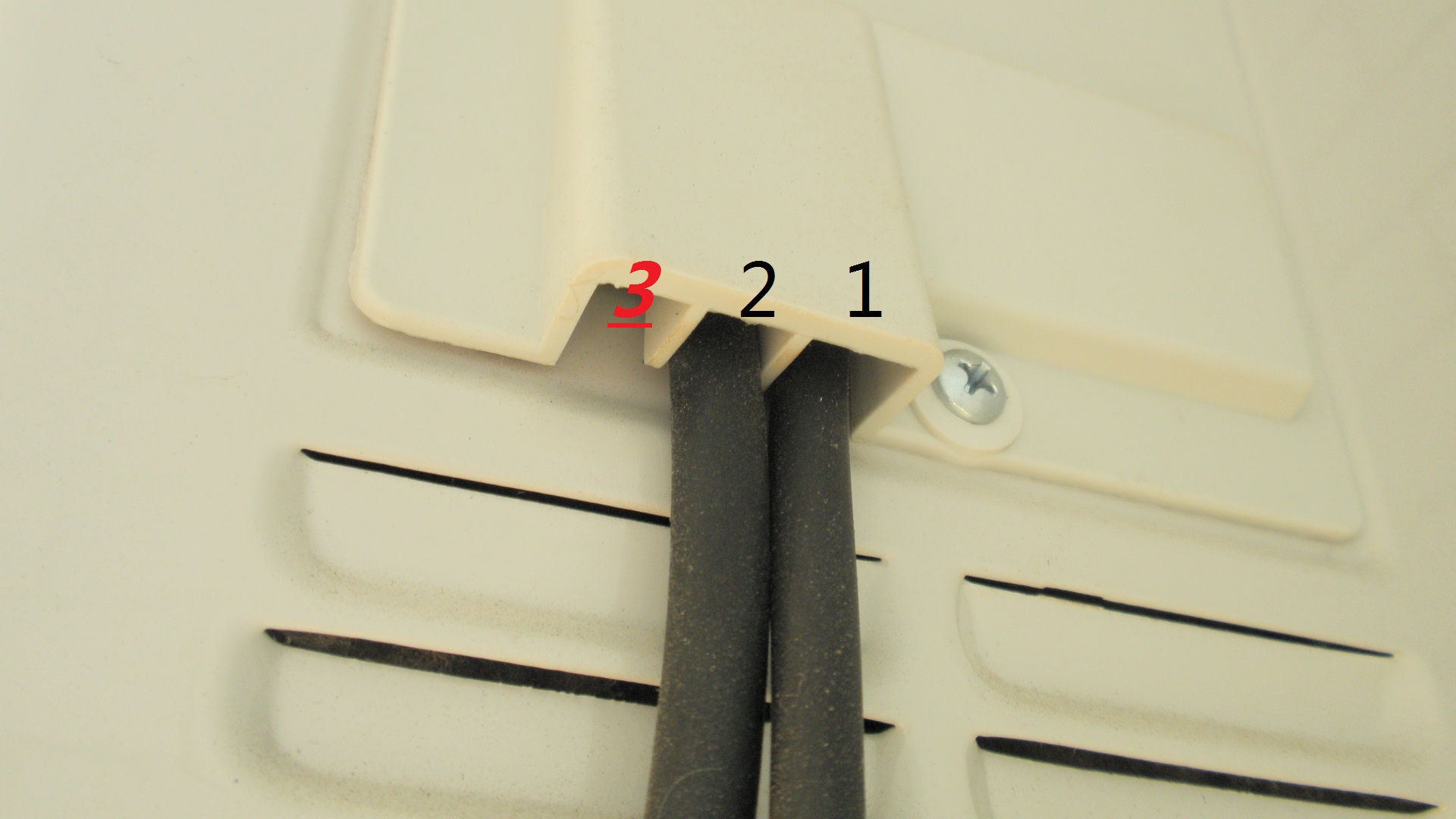 讲解！电脑怎么接地线“夏花依旧”