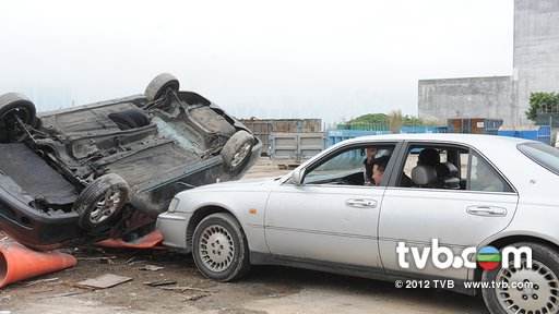 分析！雷霆扫毒中介人“典则俊雅”