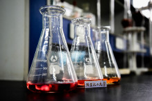 讲解！北京化工大学校徽“空谷幽兰”