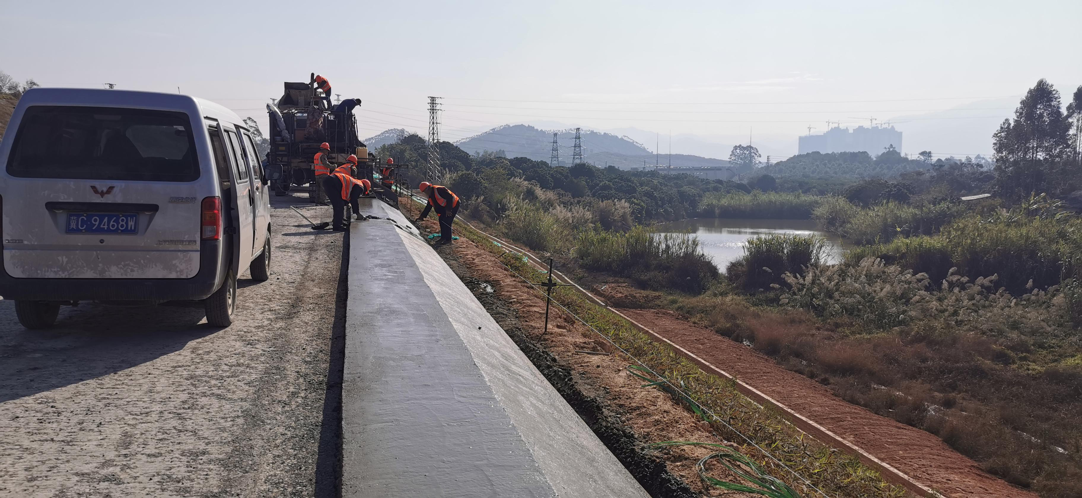 讲解！土路肩“桃红柳绿”