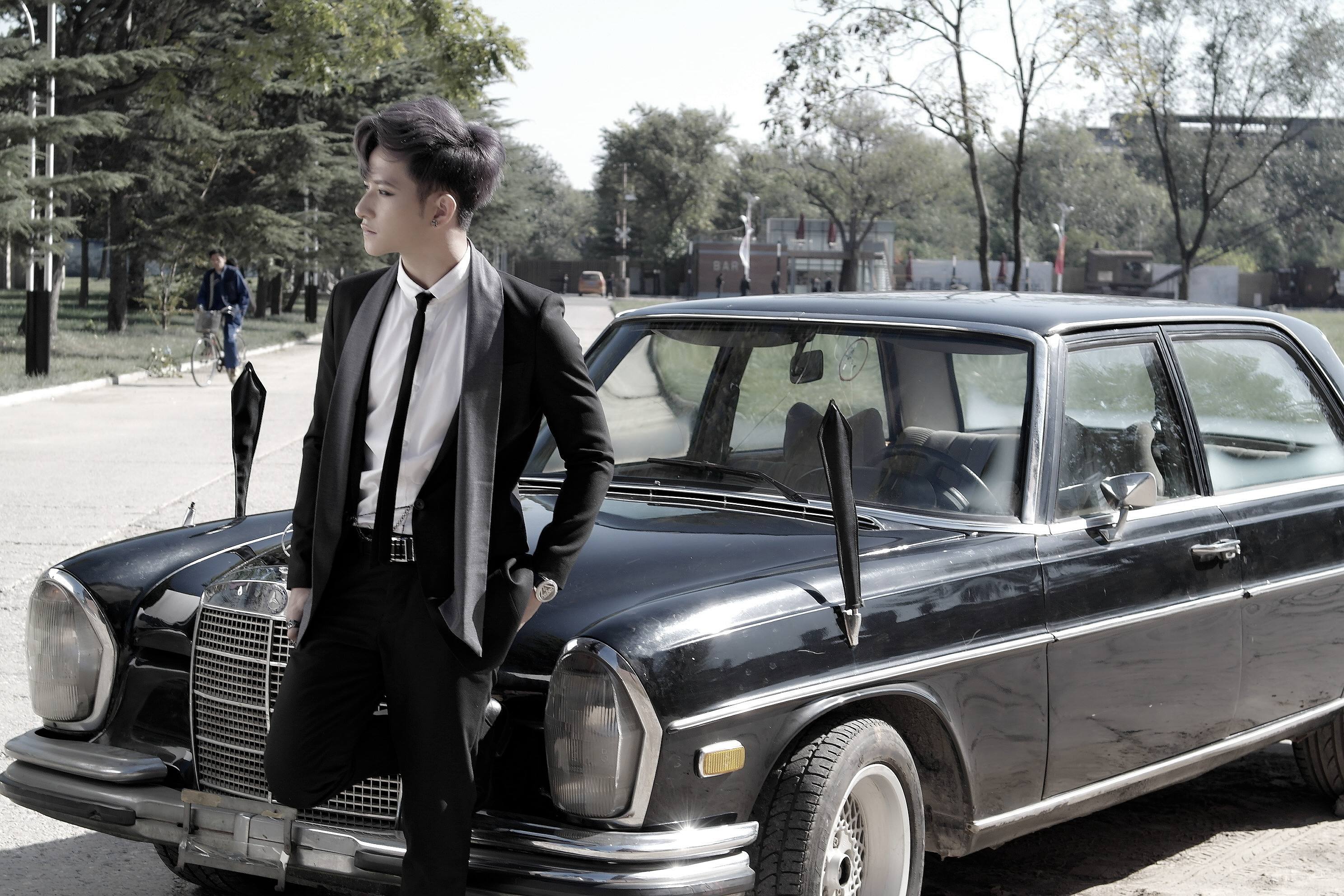 分析！刘洲成qq“桃红柳绿”