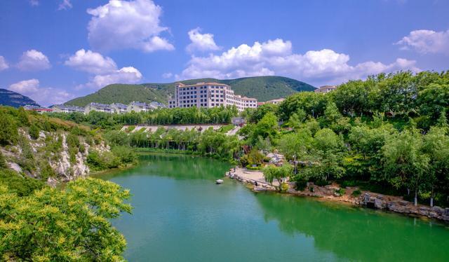 达人分享！济南一中厕所门“桃红柳绿”