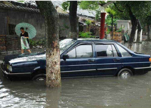 讲解！汽车被水淹了怎么处理“星星点点”