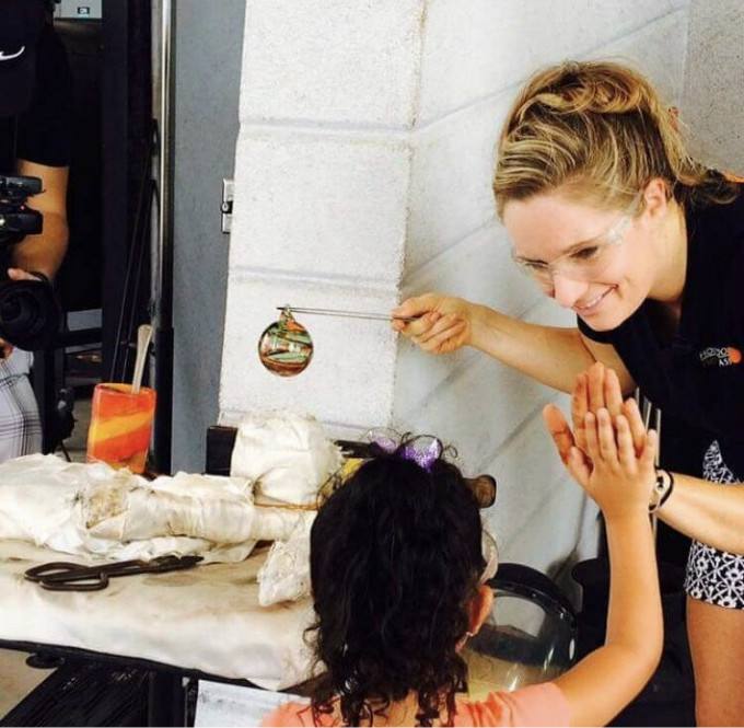 详情！女人的心是玻璃做的“典则俊雅”