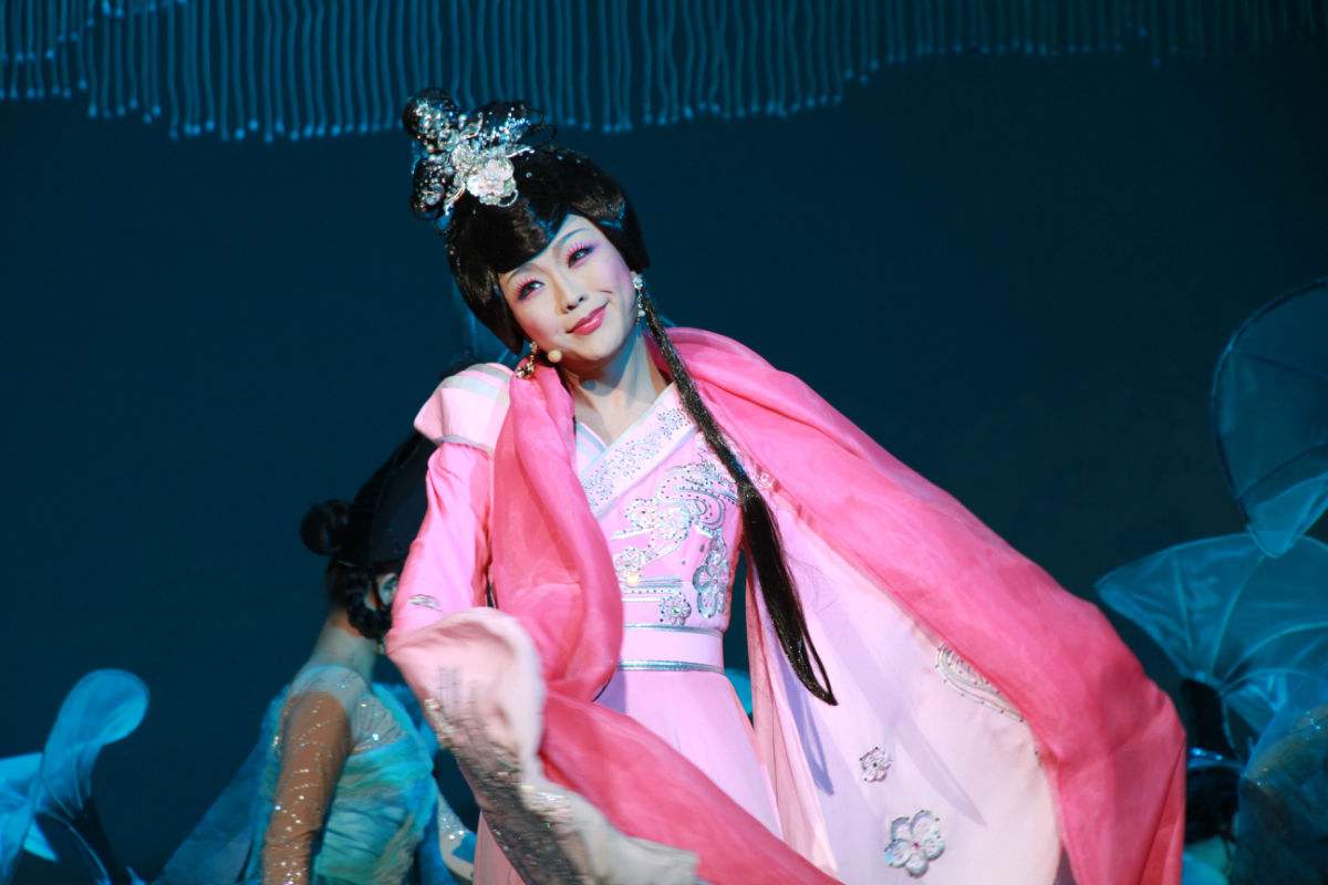 达人分享！李玉刚那里人“桃红柳绿”