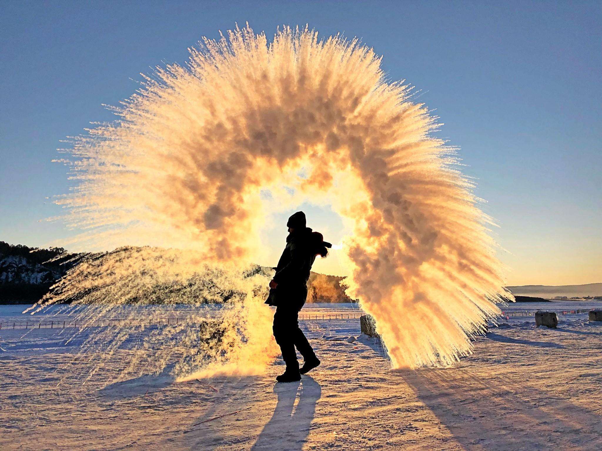 分析！漠河千人泼水成冰“雁过留声”
