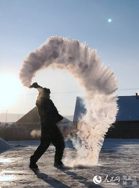 分析！漠河千人泼水成冰“雁过留声”