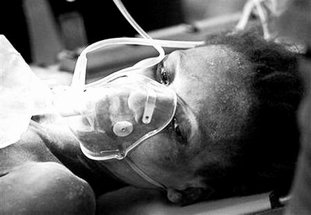 详情！浴室少女20天恐怖图片“一抹红尘”