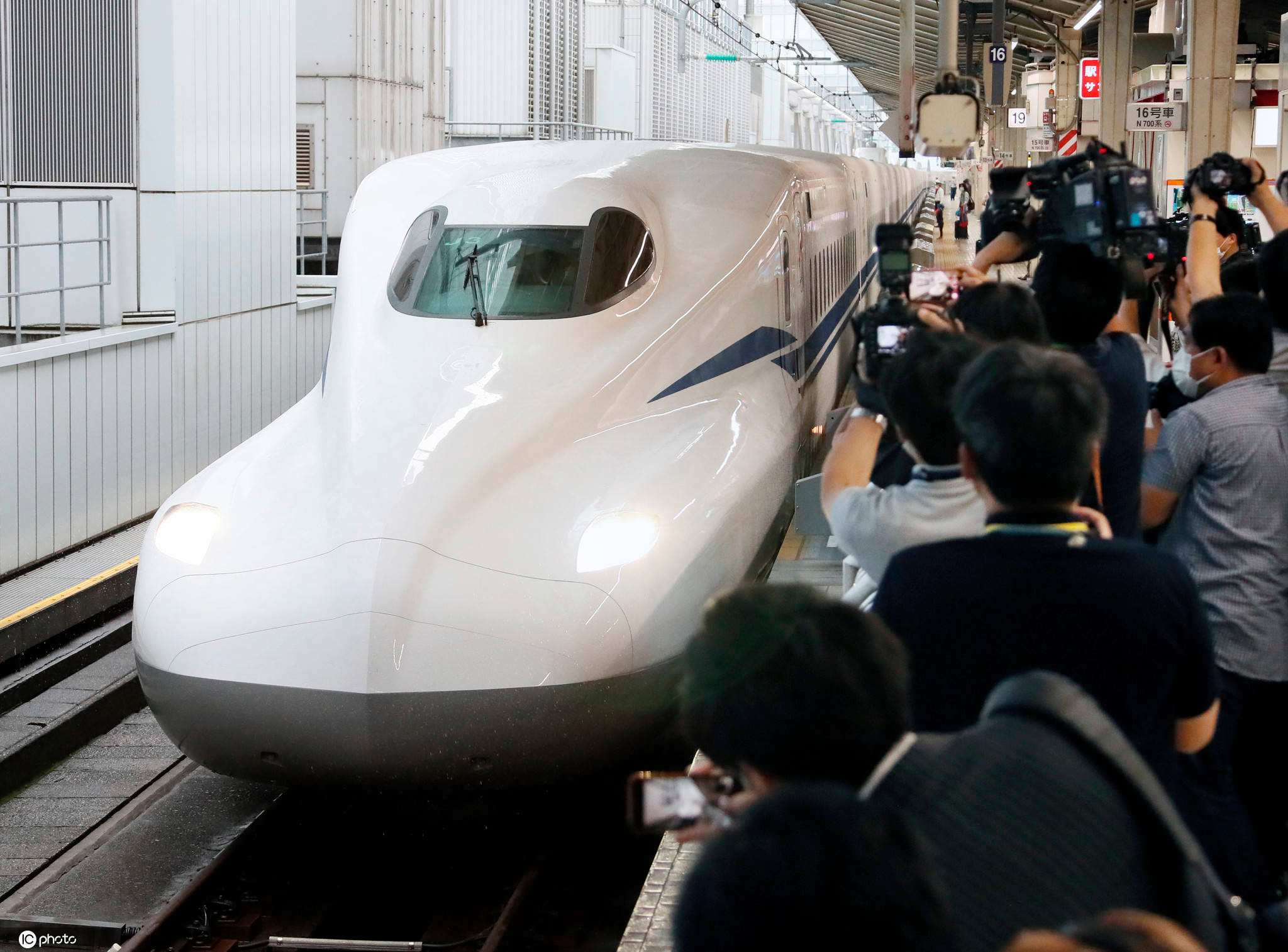 讲解！东京列车“一抹红尘”