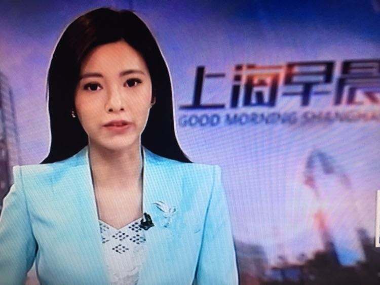 讲解！上海女主播朱珠“夏花依旧”