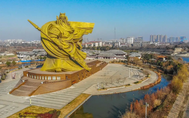 达人分享！巨型关公像或将搬迁“高情逸态”