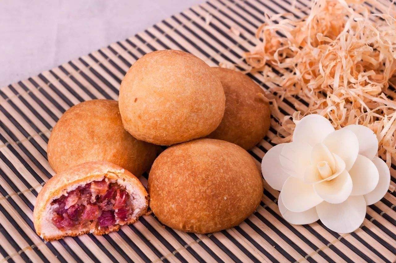 分析！京式月饼特点“桃红柳绿”