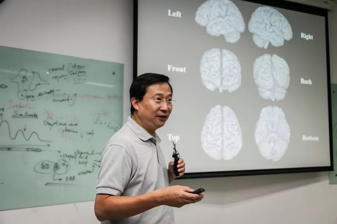 讲解！35名禁止回国科学家“夏花依旧”