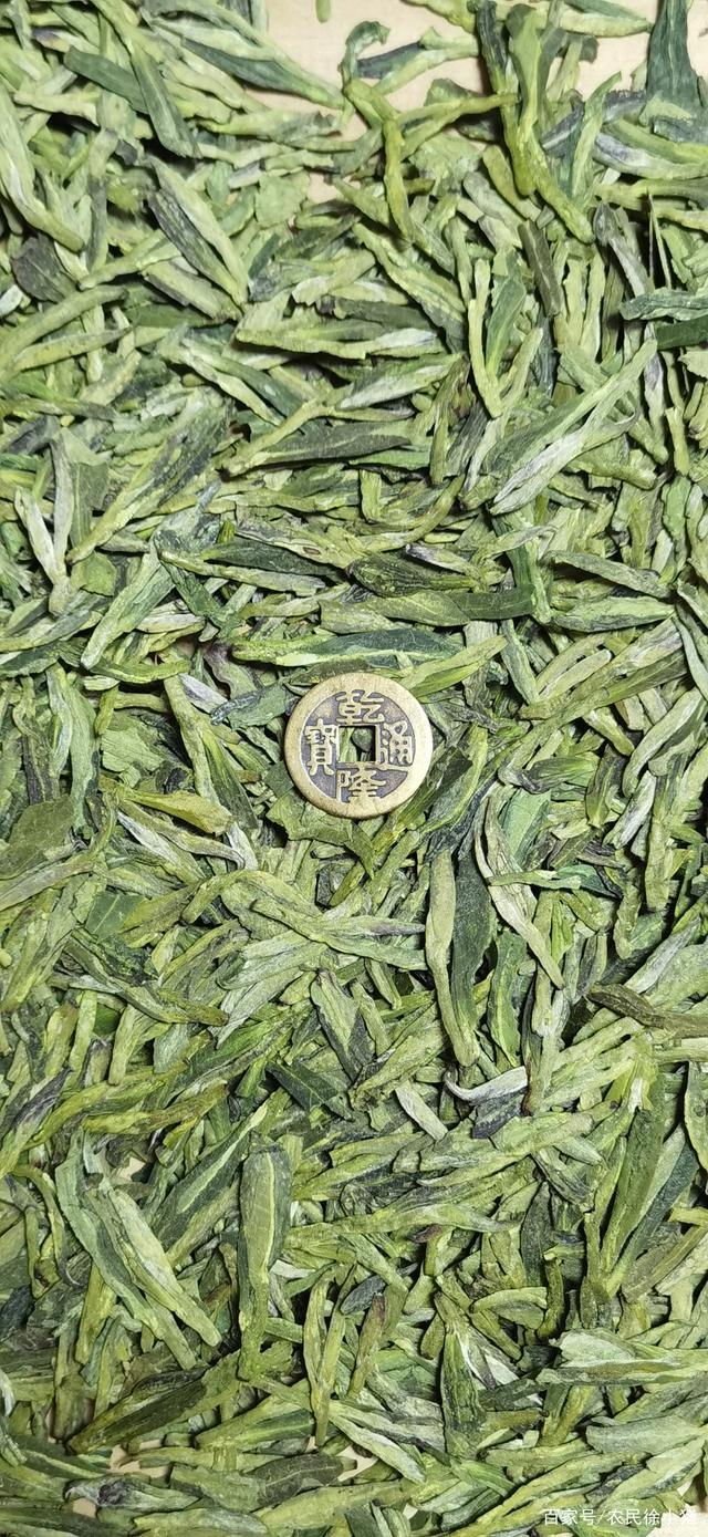 分析！龙井归“一抹红尘”