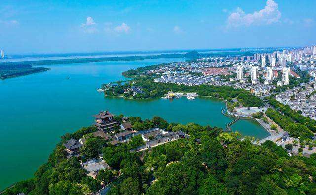 分析！冬天蟠龙卧“一抹红尘”