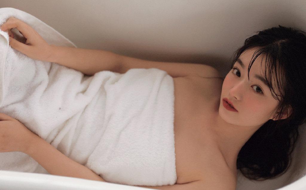详情！浴室少女20“高情逸态”