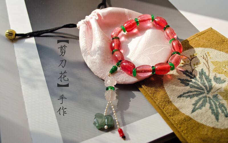 达人分享！点32个赞是什么意思“桃红柳绿”