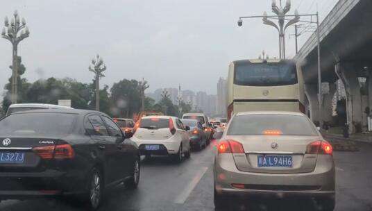 分析！成都拥堵情况“桃红柳绿”